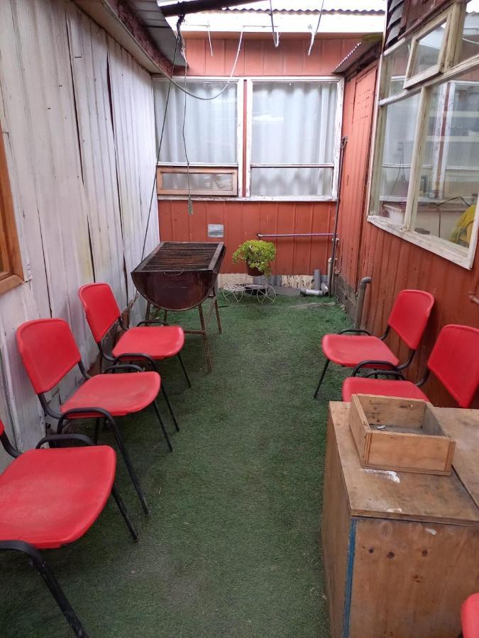 פורטו נטאלס Hostal Hellen מראה חיצוני תמונה