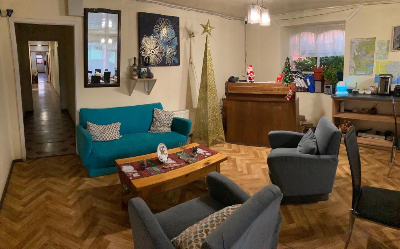 פורטו נטאלס Hostal Hellen מראה חיצוני תמונה