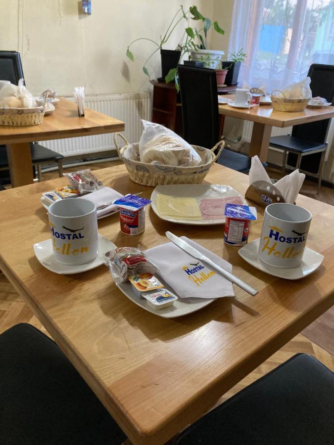 פורטו נטאלס Hostal Hellen מראה חיצוני תמונה