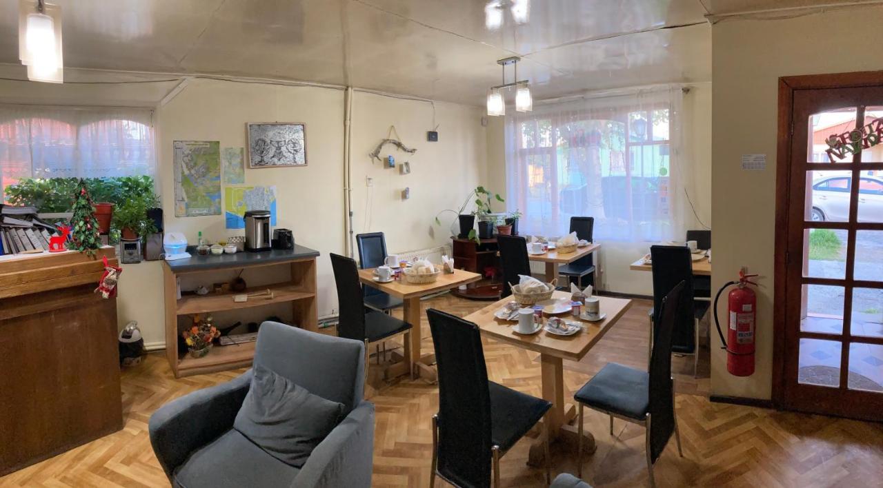 פורטו נטאלס Hostal Hellen מראה חיצוני תמונה