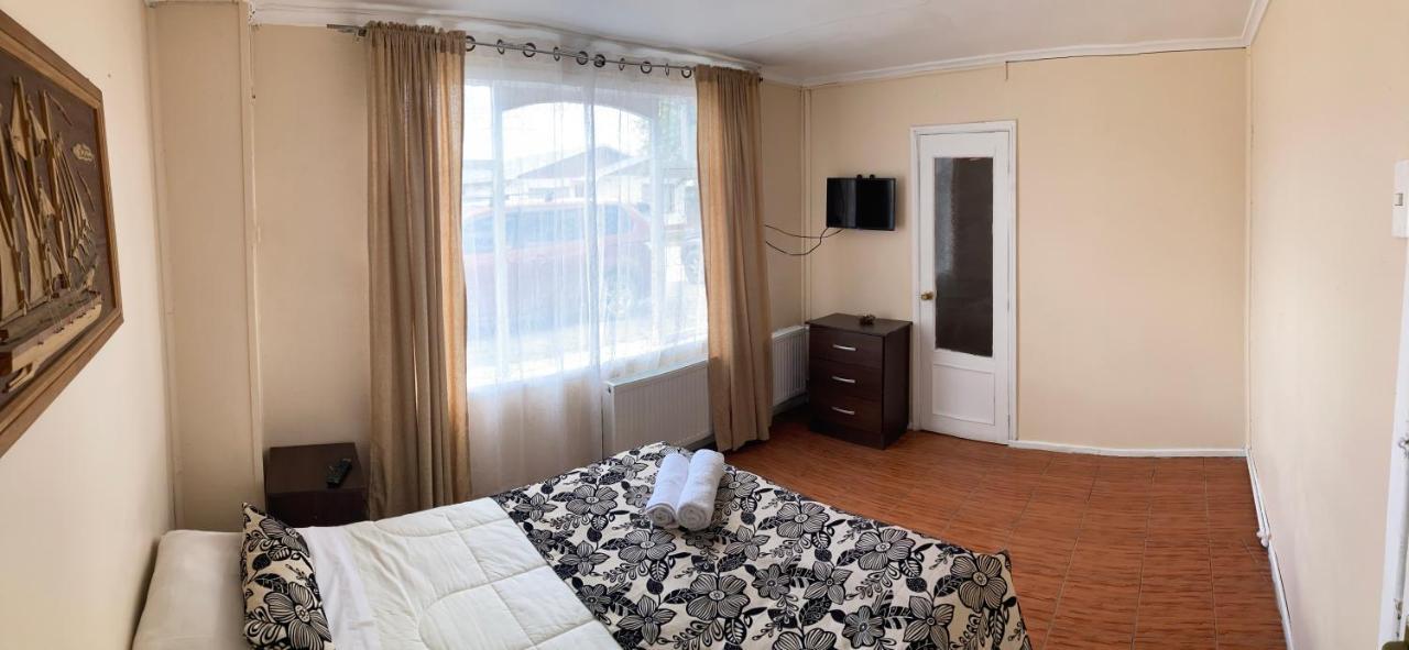 פורטו נטאלס Hostal Hellen מראה חיצוני תמונה