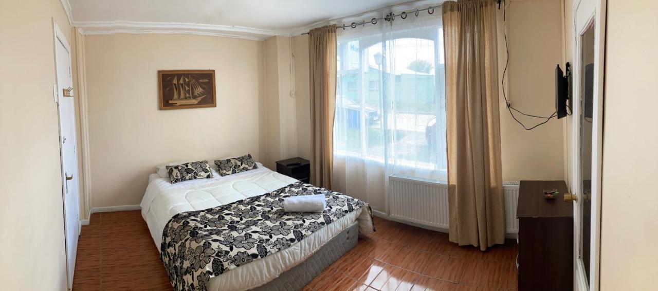 פורטו נטאלס Hostal Hellen מראה חיצוני תמונה