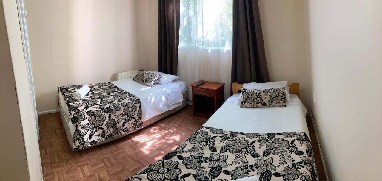 פורטו נטאלס Hostal Hellen מראה חיצוני תמונה